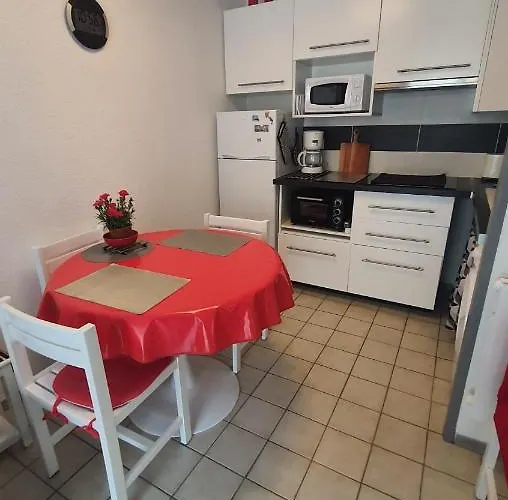 Joli T2 Dans Un Ecrin De Verdure N 2 *